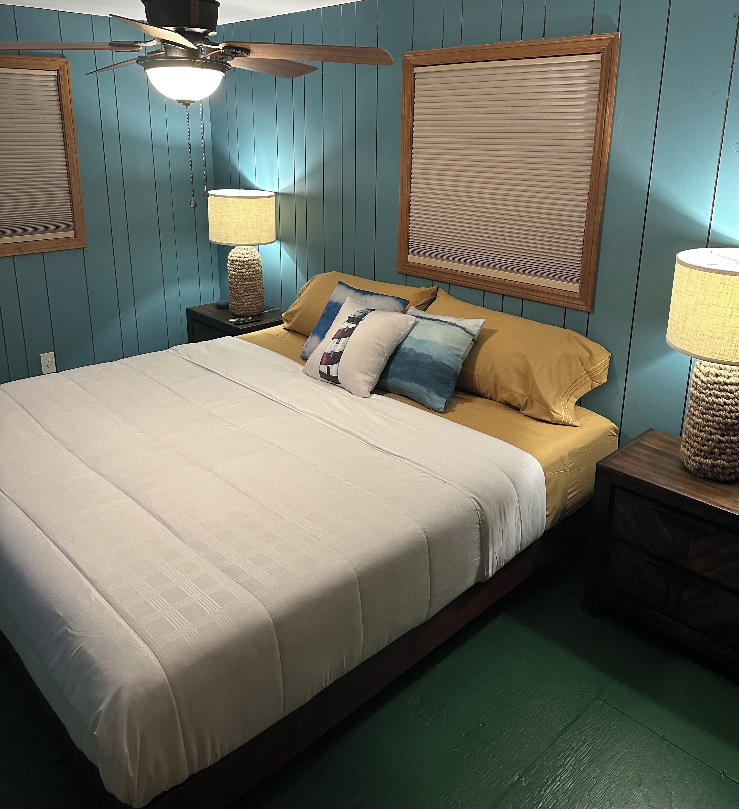 3 bedrooms, desk, iron/ironing board, travel crib