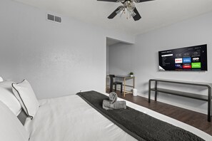 1 bedroom, in-room safe, desk, iron/ironing board