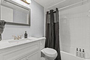Hair dryer, towels, soap, shampoo - Modern & Cozy | King Bed | Near Airport + Downtown (Dallas)