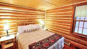 3 bedrooms, iron/ironing board, internet, bed sheets