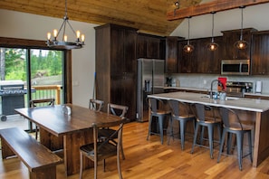 Dining - Brand New Mountain Chalet Cabin (Coram)