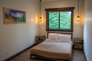 1 bedroom, iron/ironing board, Internet, bed sheets