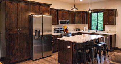 Brand New One Bedroom Barn Loft