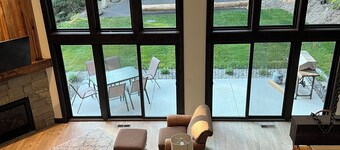 Brand New Prospector's Cabin with Hot-tub