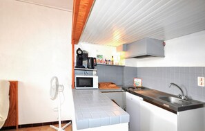 Fridge, stovetop, coffee/tea maker - Gorgeous apartment in Port-Vendres (Port-Vendres)