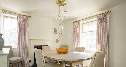 Designer Home in the Heart of the Cotswolds