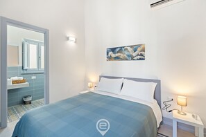 3 bedrooms, in-room safe, bed sheets