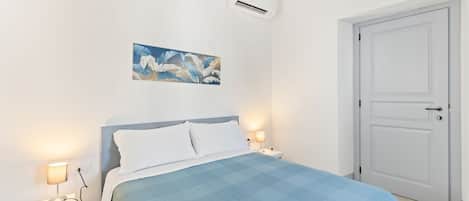 3 chambres, coffres-forts dans les chambres, draps fournis