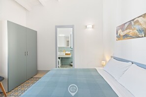 3 bedrooms, in-room safe, bed sheets