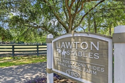 Beautiful Lagoon/Golf Views! Short Walk/Bike Ride to Beach Club