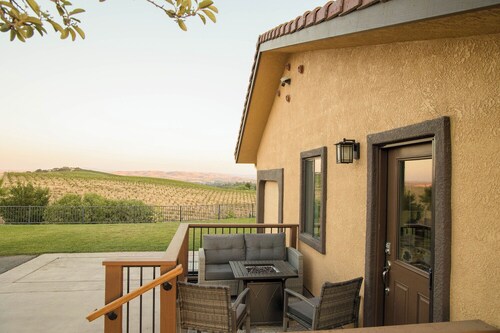 Kiler Studio Apartment is a relaxing and charming wine country getaway for two!