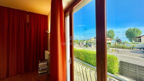 Interior - Villa Marina - Risveglio Vista Lago con Piscina (Sirmione)