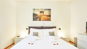 1 bedroom, WiFi - Topazio Apartment - Vista piscina a 150m dal Lago (Sirmione)