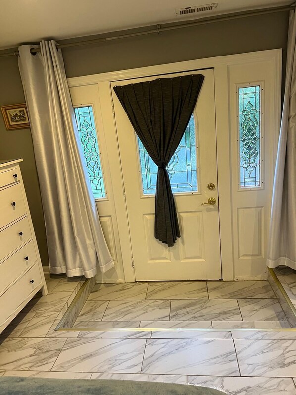 Interior - Chic studio with WiFi and AC in beautiful Rockville MD. (Rockville)