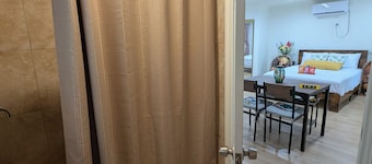 Cozy Casita in charming San Antonio Close to Downtown & Pearl