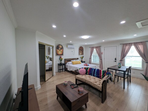 1 makuuhuone, silitysrauta/-lauta, vauvan matkasänky, ilmainen Wi-Fi