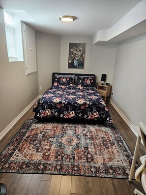 2 Schlafzimmer, Schreibtisch, Bügeleisen/Bügelbrett, kostenloses WLAN