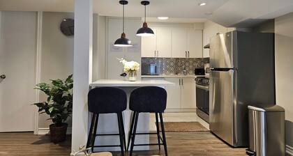 Cozy 2 Bed Rooms Apartment in Prime Location!