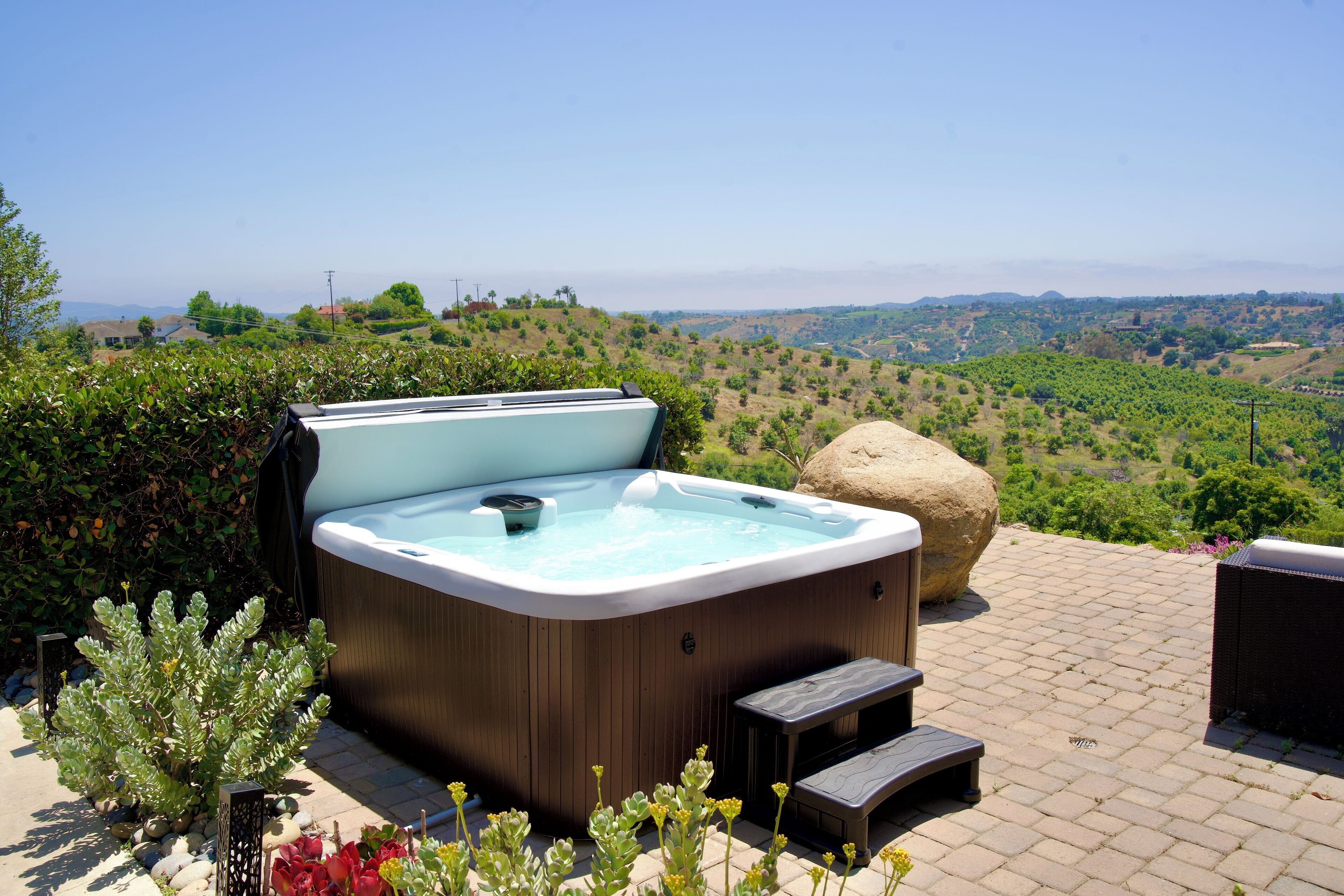 Tina de hidromasaje al aire libre