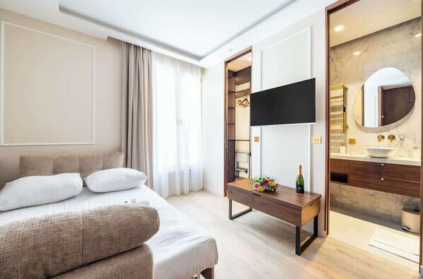 1 bedroom, iron/ironing board, WiFi, bed sheets