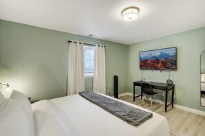 3 bedrooms, iron/ironing board, free WiFi