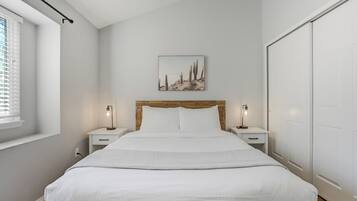 3 bedrooms, iron/ironing board, free WiFi