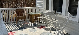 4 Private Rooms Retreat • Full Floor Access