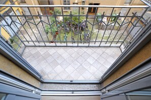 Property grounds - Corsica Apartment Travel Inside  (MILANO)