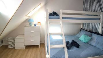 2 chambres, fer et planche à repasser, lit parapluie, draps fournis