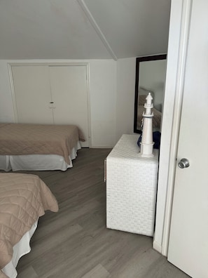 2 chambres, fer et planche à repasser, Wi-Fi, draps fournis