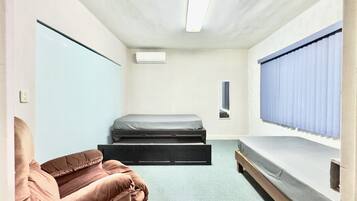 3 bedrooms, desk, free WiFi, bed sheets