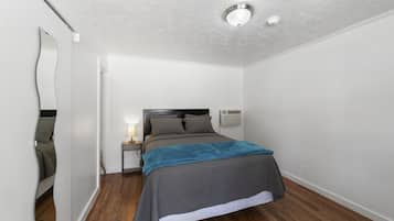 1 bedroom, free WiFi, bed sheets