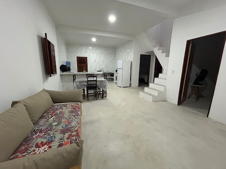 Basic Double Room, Non Smoking | Living area