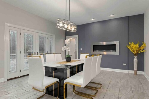 Luxury Bliss: Opulent 5BR/3.5BA Delightful Escape