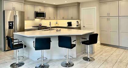 Luxury Bliss: Opulent 5BR/3.5BA Delightful Escape