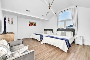 4 bedrooms, desk, iron/ironing board, travel crib