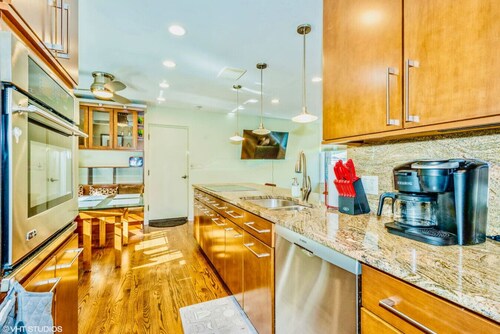 Stylish Elmhurst Ranch Home Pet-friendly Oasis
