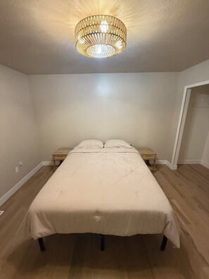 3 室のベッドルーム、WiFi、ベッドシーツ