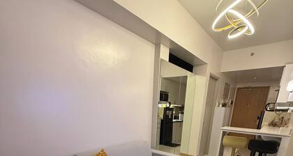 Glamorous 2BR/1Bath/Wifi/Netflix/Heater/Washing/5starBnB