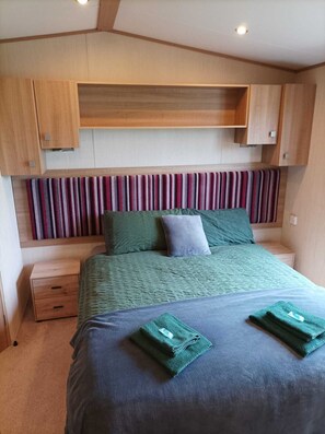 2 bedrooms, iron/ironing board, travel crib, WiFi