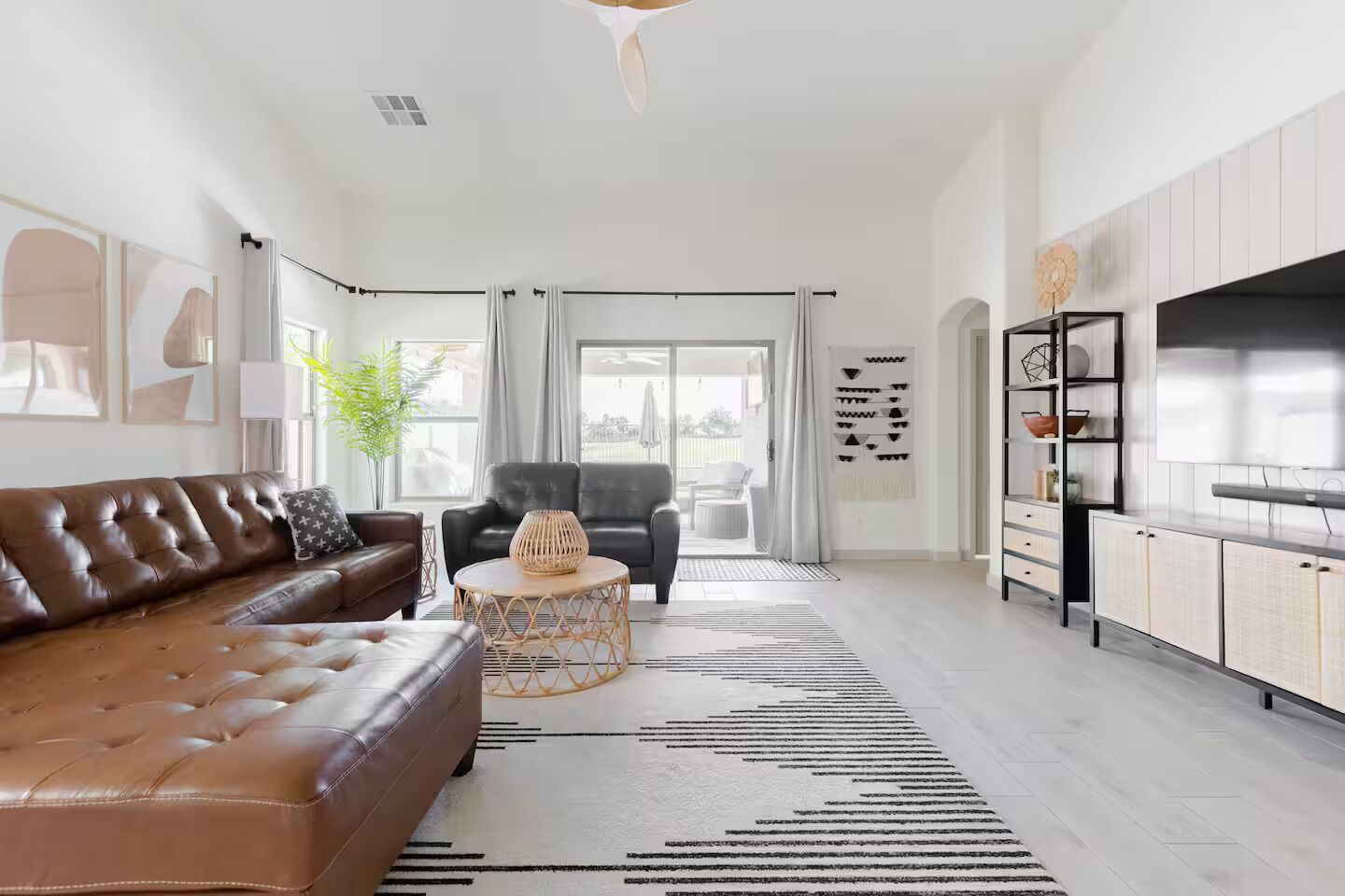 Smart TV, video games