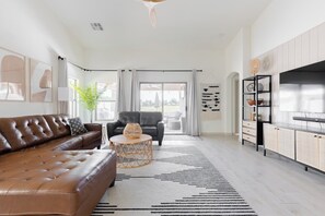 Smart TV, video games