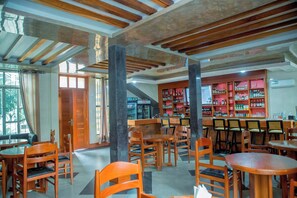 Bar (on property) - MARONA CITY HOTEL (Mbeya)