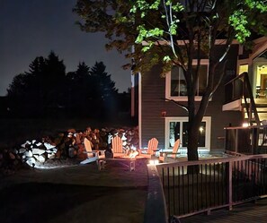 Terrace/patio - Spacious 6-bedroom 4 bathroom house in marvelous Hartford with pool and hot tub! (Hartford)