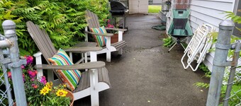 Anchor Town Lodge- The Beluga