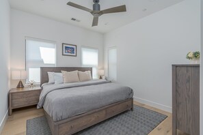 3 chambres, fer et planche à repasser, Wi-Fi, draps fournis