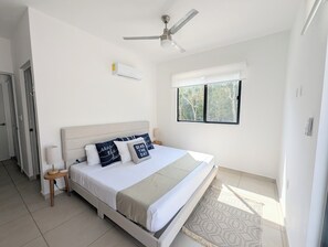 2 Schlafzimmer, Schreibtisch, Bügeleisen/Bügelbrett, kostenloses WLAN