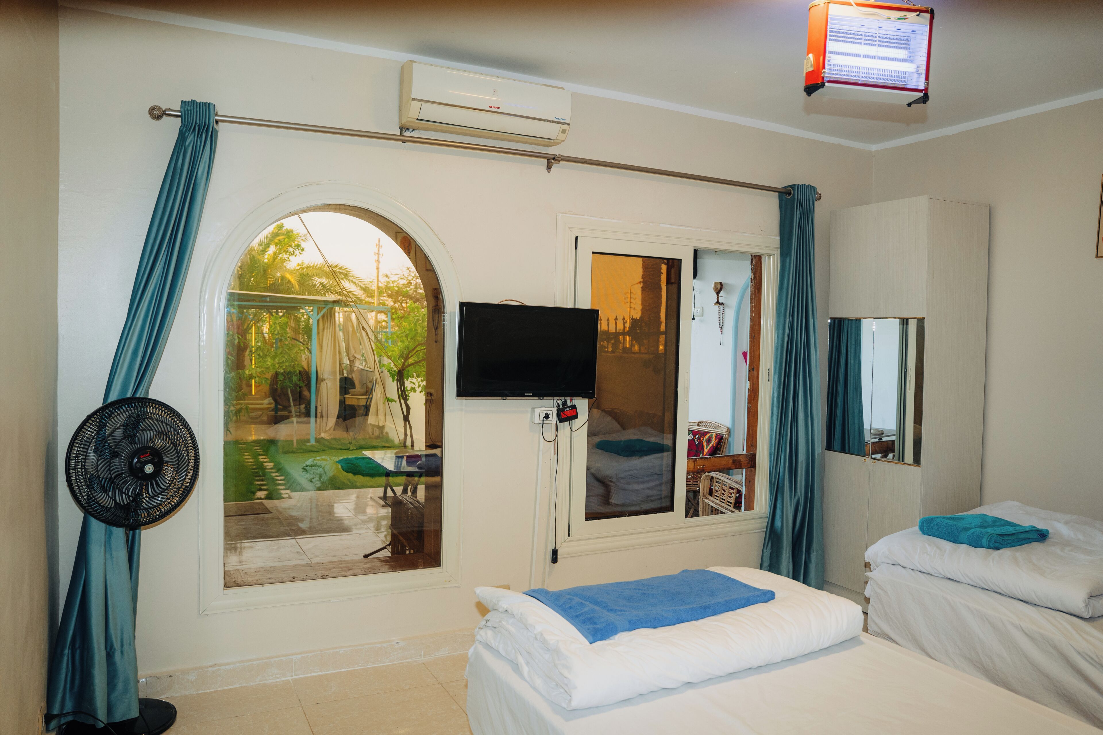 2 chambres, fer et planche à repasser, Wi-Fi, draps fournis