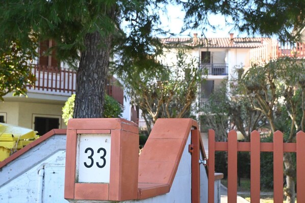 تفاصيل الفندق من الخارج