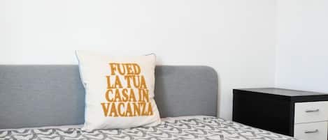 1 bedroom, bed sheets